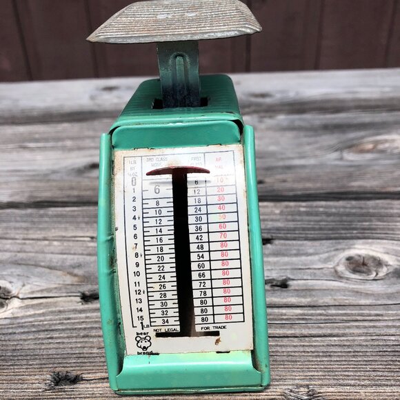 Vintage small BEAR BRAND Postal Scale / Up to 1 Pound / Working / Green Paint - Picture 1 of 10